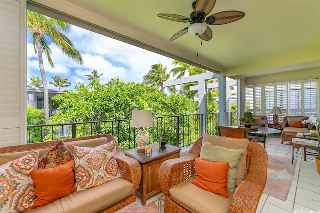 4999 Kahala Ave Unit 2-424, Honolulu, HI 96816 - sunroom with outdoor lounge area and ceiling fan