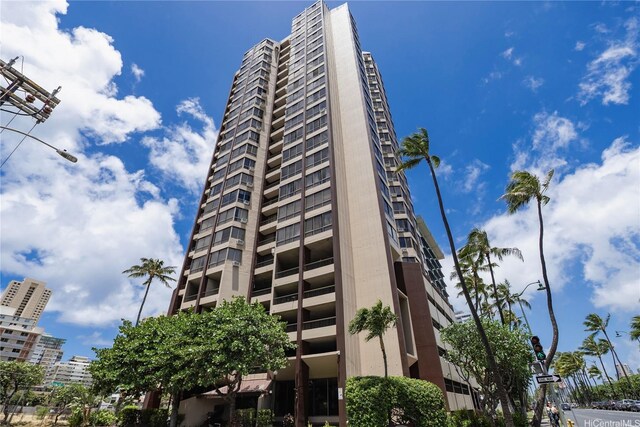 320 Liliuokalani Ave Unit 903, Honolulu, HI 96815 - photo 4