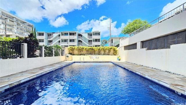 1310 Heulu St Unit 301, Honolulu, HI 96822 - view of community pool