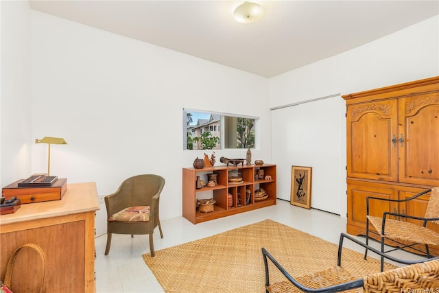 1349 Moanalualani Way Unit 10H, Honolulu, HI 96819 - view of sitting room