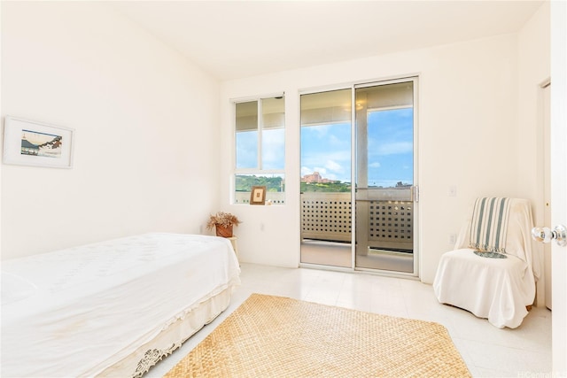 1349 Moanalualani Way Unit 10H, Honolulu, HI 96819 - bedroom featuring access to outside and light tile patterned floors