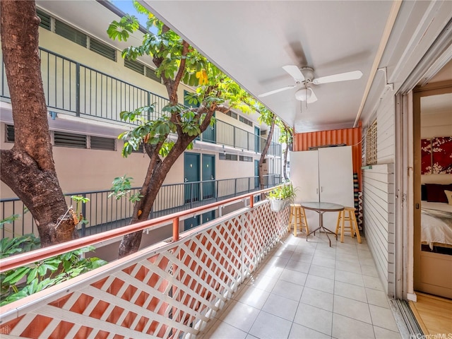 417 Nohonani St Unit 312, Honolulu, HI 96815 - balcony featuring a ceiling fan