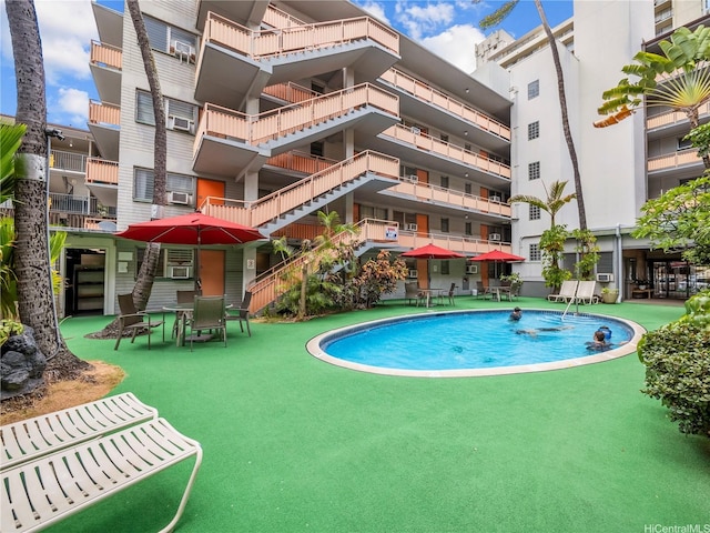 417 Nohonani St Unit 312, Honolulu, HI 96815 - view of community pool