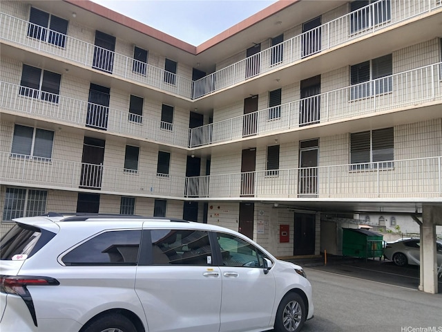 750 Kanoa St Unit 305, Honolulu, HI 96817 - view of apartment building / complex