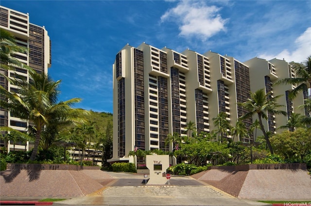 511 Hahaione St Unit 1-7C, Honolulu, HI 96825 - view of apartment building / complex