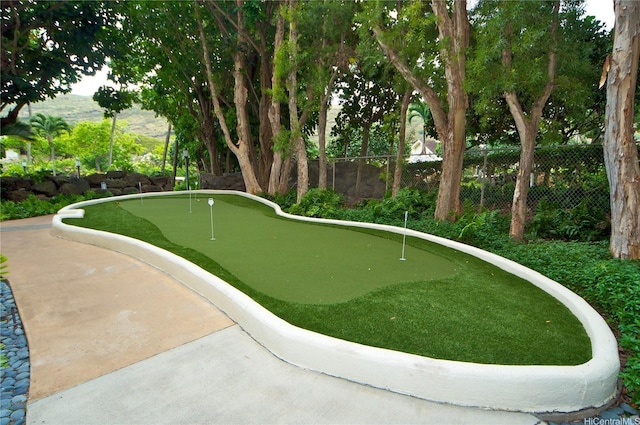511 Hahaione St Unit 1-7C, Honolulu, HI 96825 - view of home's community with a putting area