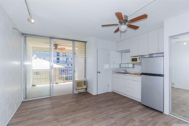 2509 Ala Wai Blvd Unit 203, Honolulu, HI 96815 - photo 3