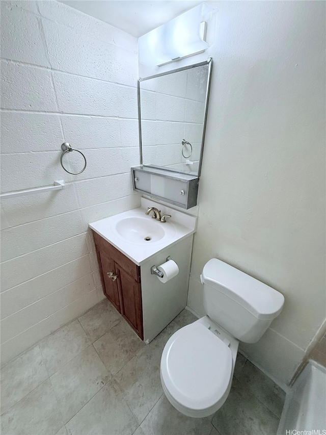 751 Kinau St Unit Dh20, Honolulu, HI 96813 - half bath featuring vanity and toilet
