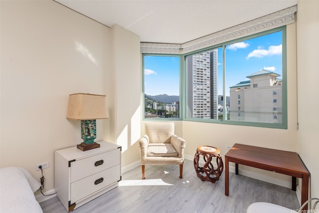 1314 Kalakaua Ave Unit 1407, Honolulu, HI 96826 - sitting room featuring light wood-style flooring and a city view