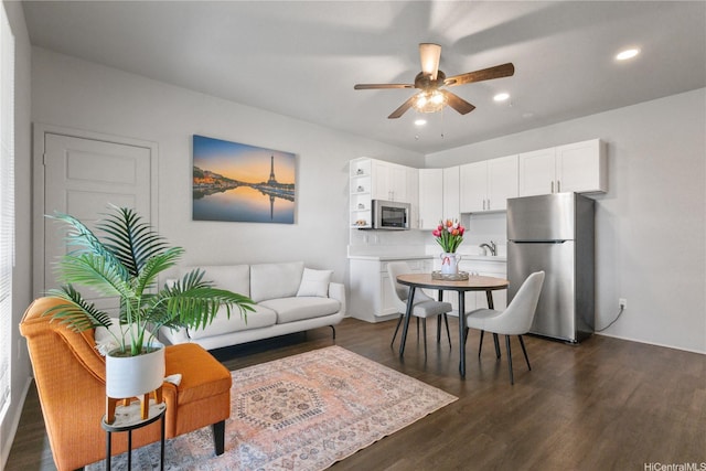 91-3475 Nana Hope St Unit 601, Ewa Beach, HI 96706 - living area with a ceiling fan, dark wood-style floors, and recessed lighting