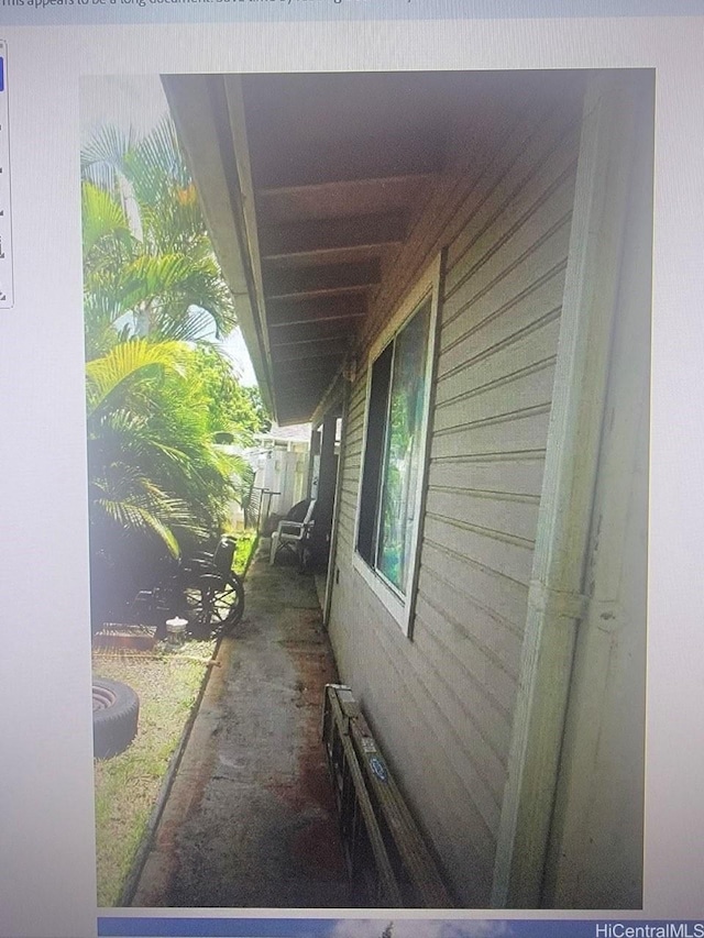 91-1197 Kamoawa St, Ewa Beach, HI 96706 - view of side of home