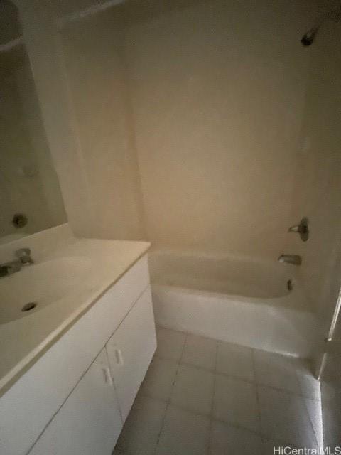 91-1020 Laaulu St Unit 27C, Ewa Beach, HI 96706 - full bath with vanity and tub / shower combination