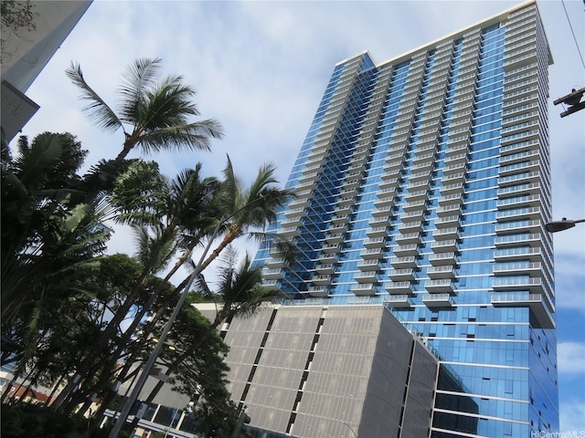 629 Keeaumoku St Unit 1303, Honolulu, HI 96814 - view of apartment building / complex