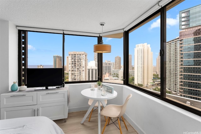444 Niu St Unit 2403, Honolulu, HI 96815 - view of sunroom