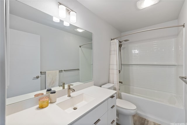 91-1641 Honouliuli St Unit 42, Ewa Beach, HI 96706 - full bath featuring vanity, shower / bath combo with shower curtain, and wood finished floors