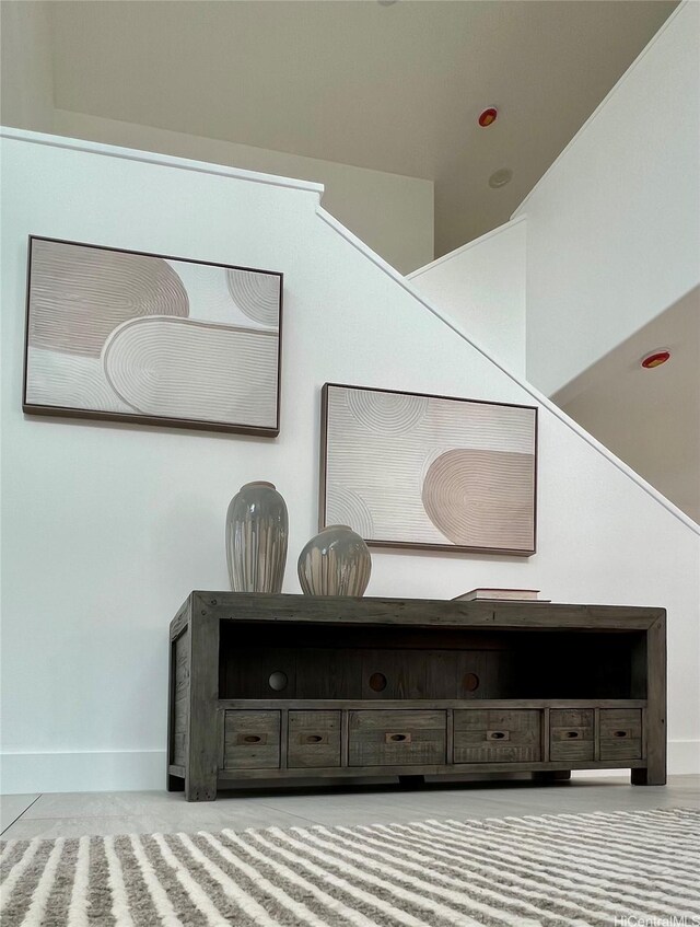 1689 Lewalani Dr, Honolulu, HI 96822 - detailed view of baseboards
