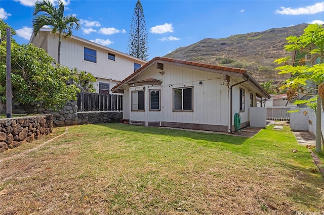 1482 Honokahua St, Honolulu, HI 96825 - back of property featuring a mountain view