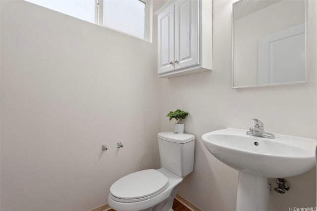 91-1001 Keaunui Dr Unit 97, Ewa Beach, HI 96706 - bathroom with toilet and a sink