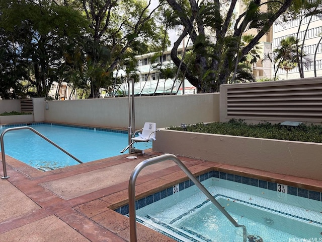 1314 Kalakaua Ave Unit 304, Honolulu, HI 96826 - view of community pool