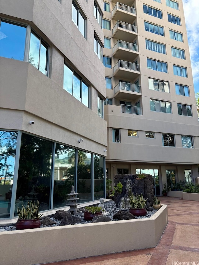 1314 Kalakaua Ave Unit 304, Honolulu, HI 96826 - view of apartment building / complex