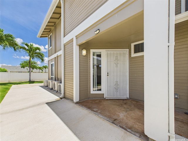 91-2037 Pahuhu Pl, Ewa Beach, HI 96706 - entrance to property with a patio