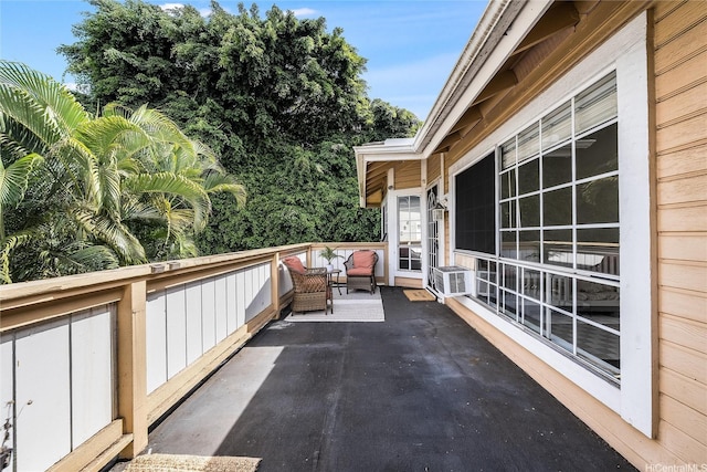 585 Mananai Pl Unit 26U, Honolulu, HI 96818 - view of patio / terrace