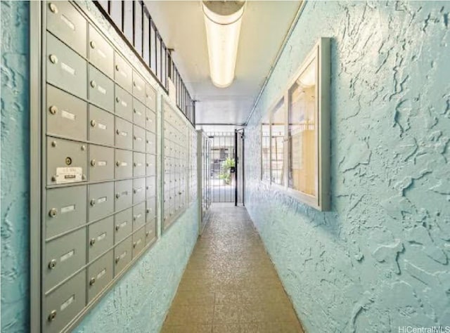 2092 Kuhio Ave Unit 805, Honolulu, HI 96815 - hall with mail area