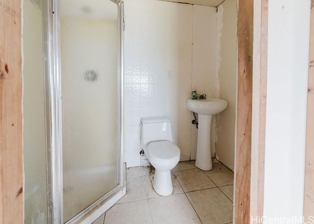 73-4154 Kahauli Pl, Kailua Kona, HI 96740 - bathroom featuring a stall shower and tile patterned floors
