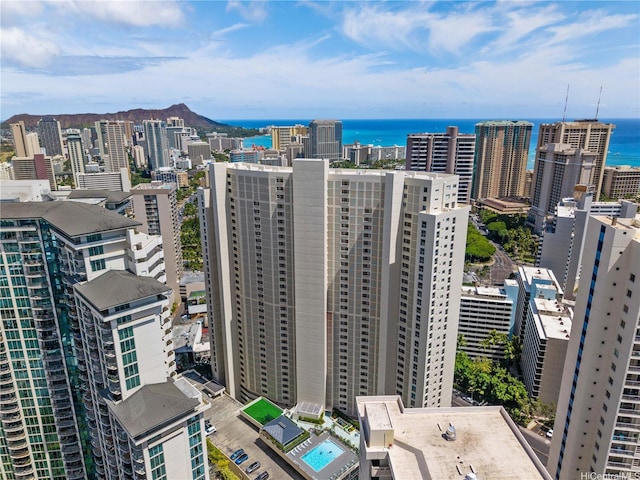 469 Ena Rd Unit 1111, Honolulu, HI 96815 - view of urban area featuring a pool and a nearby body of water