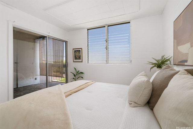 3370 Salt Lake Blvd Unit 204, Honolulu, HI 96818 - bedroom with access to outside