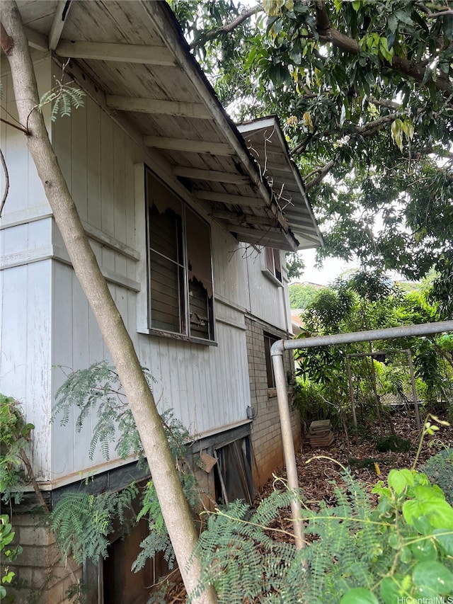 99-377 Uwau Dr, Aiea, HI 96701 - view of side of home
