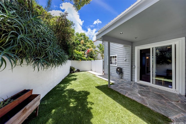 4959 Maunalani Cir Unit 3, Honolulu, HI 96816 - view of yard featuring a patio