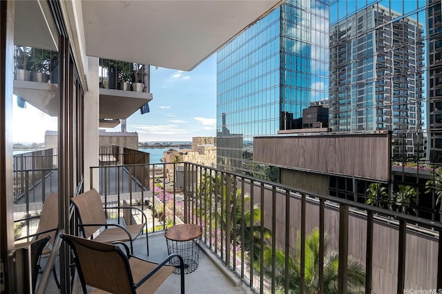 225 Queen St Unit 9E, Honolulu, HI 96813 - balcony with a water view and a city view
