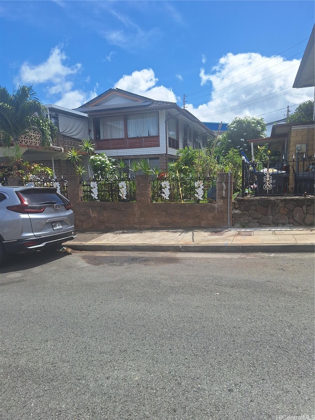 1714 Ema Pl, Honolulu, HI 96819 - photo 1