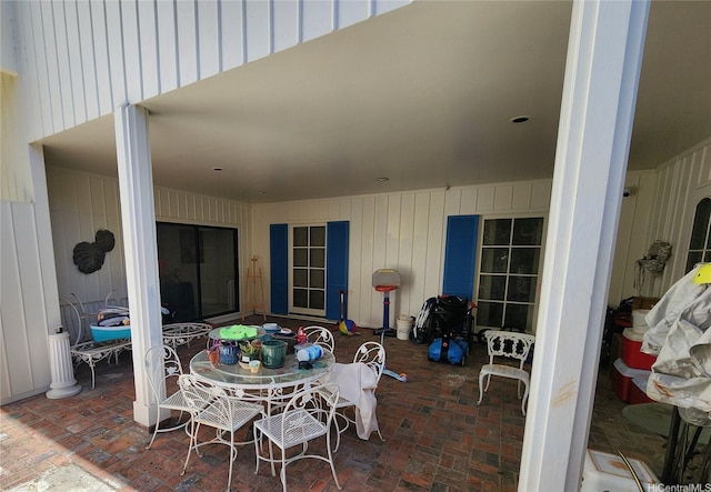 2056 Manoa Rd, Honolulu, HI 96822 - view of patio / terrace featuring outdoor dining area