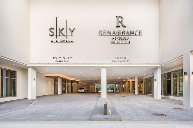 1390 Kapiolani Blvd Unit 3808, Honolulu, HI 96814 - exterior space featuring a high ceiling and recessed lighting