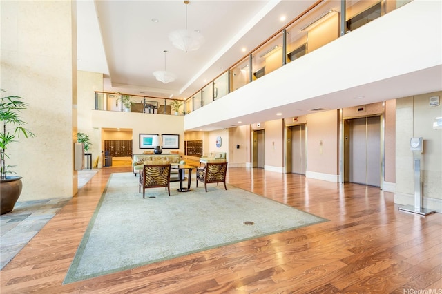 600 Queen St Unit 2103, Honolulu, HI 96813 - lobby with a towering ceiling