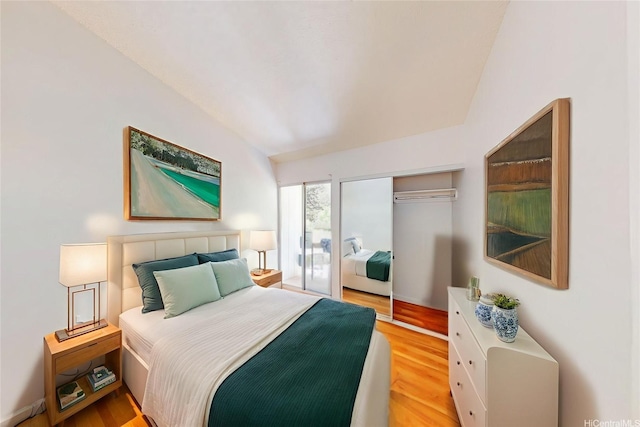 95-312 Kahikinui Ct Unit 213, Mililani, HI 96789 - bedroom with light wood-style floors and a closet
