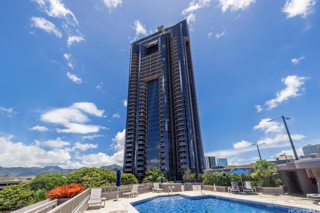 425 S St Unit 2401, Honolulu, HI 96813 - community pool featuring a patio area