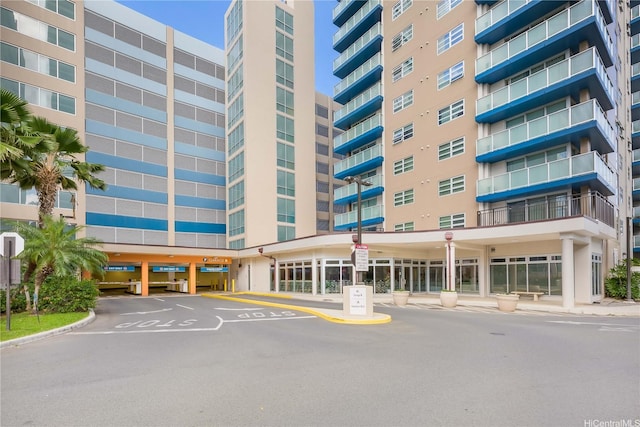 801 S St Unit 3822, Honolulu, HI 96813 - view of building exterior featuring uncovered parking