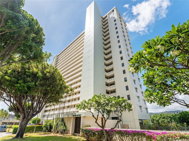 1160 Ala Napunani St Unit 1407, Honolulu, HI 96818 - view of building exterior