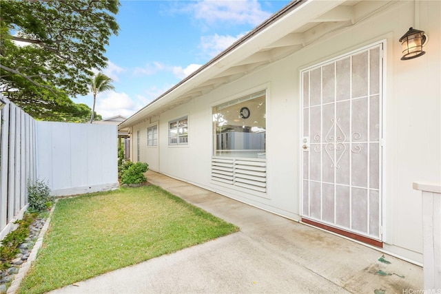 341 Opihikao Pl Unit 422, Honolulu, HI 96825 - view of yard with a patio