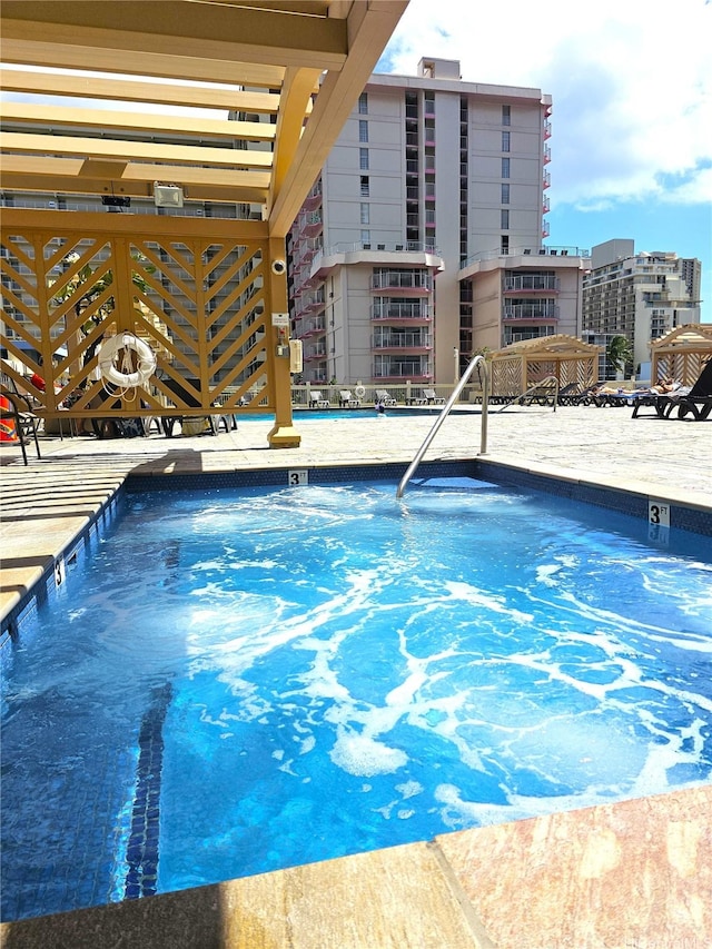 445 Seaside Ave Unit 2608, Honolulu, HI 96815 - view of community pool