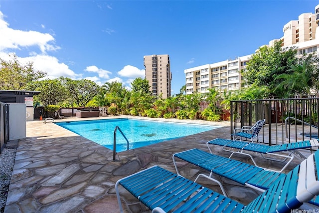 990 Ala Nanala St Unit 35B, Honolulu, HI 96818 - community pool featuring a patio and a jacuzzi
