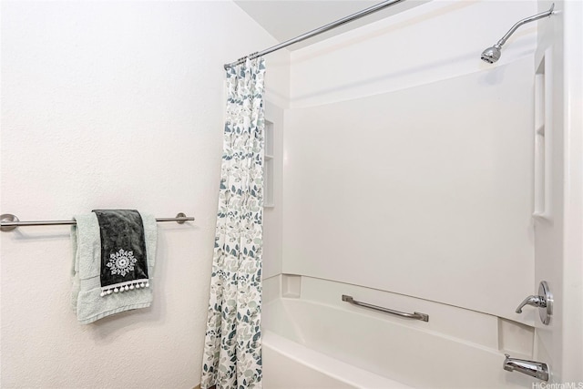 46-263 Kahuhipa St Unit B303, Kaneohe, HI 96744 - full bathroom featuring shower / tub combo with curtain