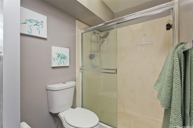 98-719 Iho Pl Unit 5-703, Aiea, HI 96701 - full bathroom featuring toilet and a shower with shower door