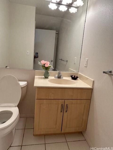 2556 Palolo Pl Unit 4B, Honolulu, HI 96816 - bathroom with tile patterned floors and vanity