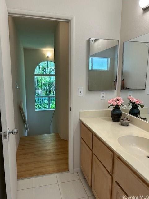 2556 Palolo Pl Unit 4B, Honolulu, HI 96816 - bathroom featuring healthy amount of natural light, vanity, and tile patterned floors