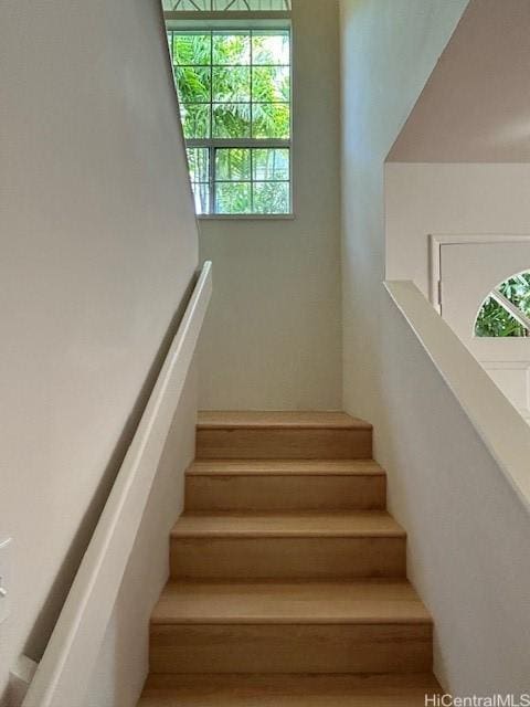2556 Palolo Pl Unit 4B, Honolulu, HI 96816 - stairs with plenty of natural light