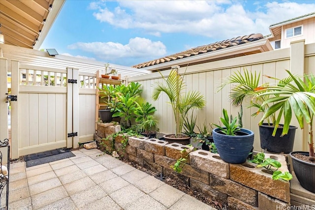 1180 Kakala St Unit 608, Kapolei, HI 96707 - fenced backyard with a gate